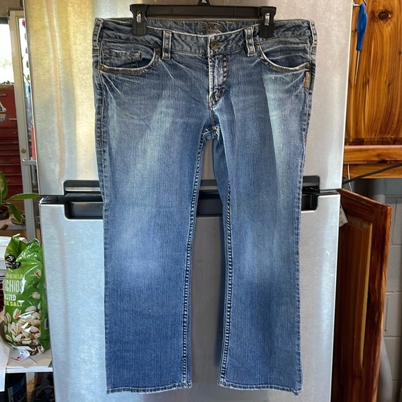 Silver Jeans Co Santorini  medium Wash boot cut slight distressed‎ women’s 32. - Picture 1 of 12